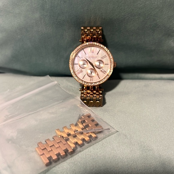 Caravelle Gold Watch - Picture 2 of 4